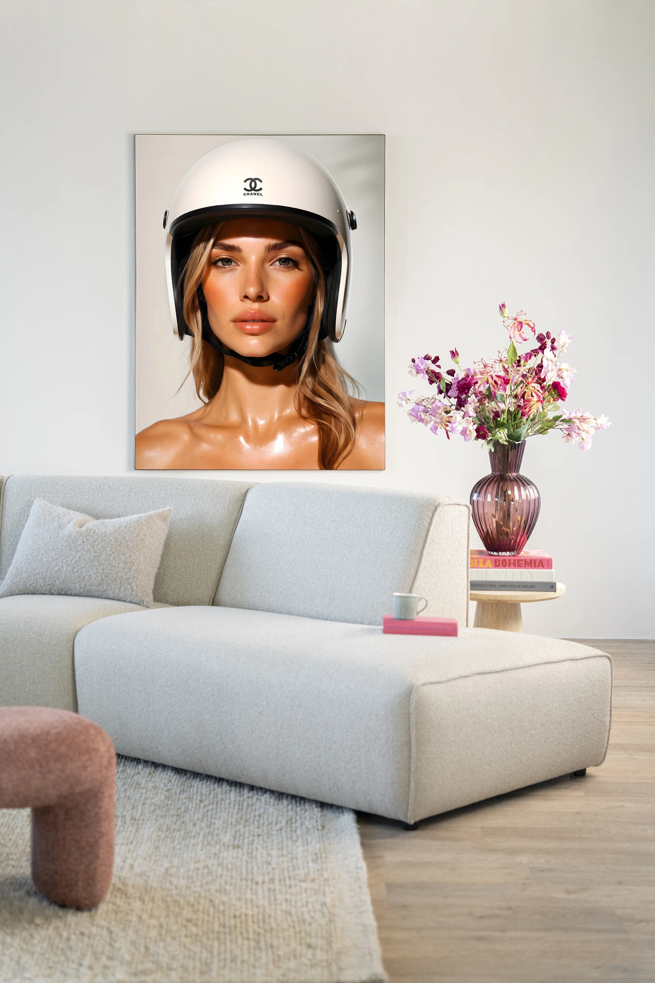 Wandkleed Chanel Helmet - Urban Cotton